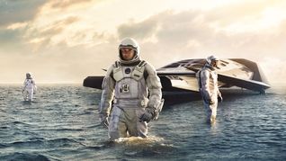 De qué se trata Interstellar, la película de Max que cuenta con el protagonismo de Matthew McConaughey y Anne Hathaway.