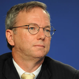 Eric Schmidt usa sus recursos para mejorar la vida de miles de personas. Eric Schmidt usa sus recursos para mejorar la vida de miles de personas.