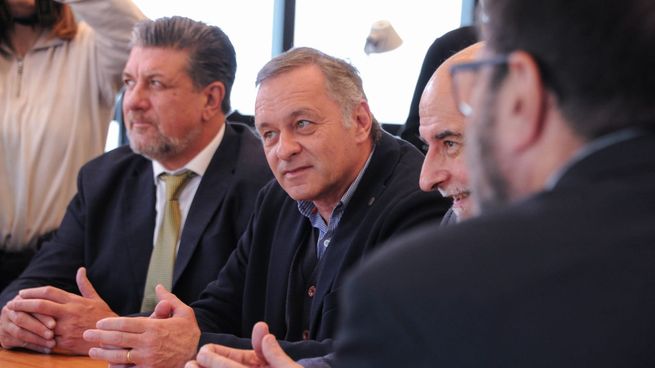 Delgado sostuvo que el atentado no puede ser una anécdota y que debe investigarse hasta las últimas consecuencias.