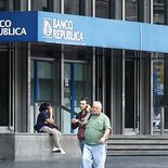 Bancarios del sector público ratificaron un nuevo convenio con foco en salarios y políticas de cuidados. Bancarios del sector público ratificaron un nuevo convenio con foco en salarios y políticas de cuidados.