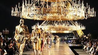 Estrellas de Hollywood, modelos y hasta dos princesas se reunieron en una gran fiesta de la moda en París.