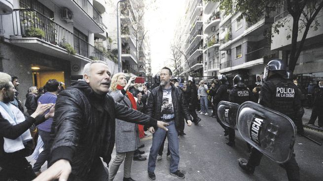 violento. El amparo se inició luego de violento operativo el sábado.