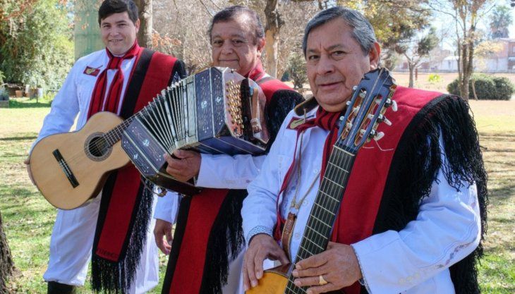 Córdoba integraba el mítico grupo Las Voces de Orán.