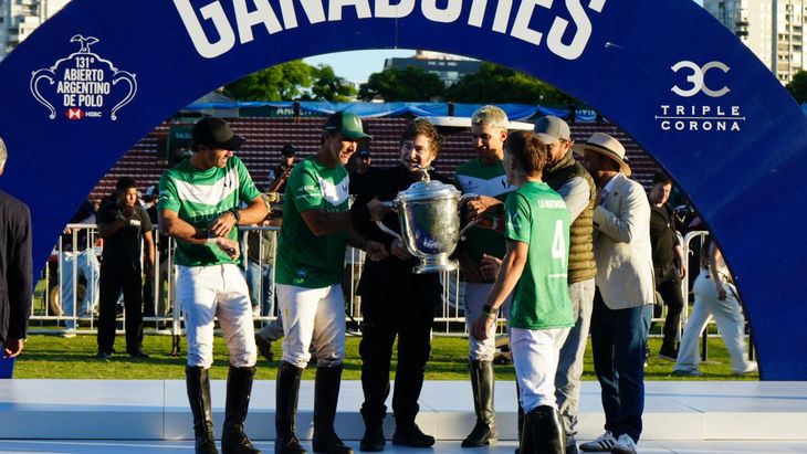 El Presidente Javier Milei en la final del 131° Abierto Argentino de Polo, el torneo más importante del mundo en este deporte, en Palermo, Ciudad de Buenos Aires. El Presidente Javier Milei en la final del 131° Abierto Argentino de Polo, el torneo más importante del mundo en este deporte, en Palermo, Ciudad de Buenos Aires.