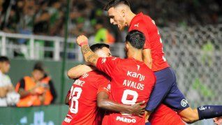 Independiente ganó en Banfield y todavía sueña con los cuartos de final.