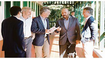 Ronda. Macri desplegó ayer en Iguazú una ronda de encuentros individuales con Insfrán, Passalacqua (el anfitrión), Peppo y Valdés. La gira regional proseguirá hoy con el lanzamiento de una nueva etapa del Plan Belgrano en Resistencia.