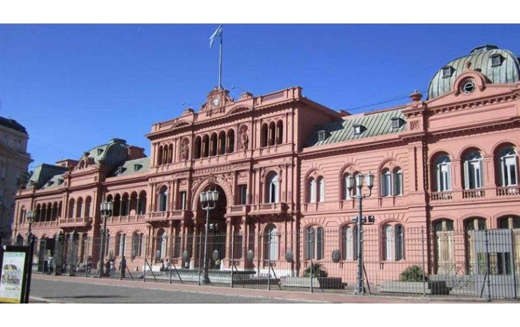 ámbito.com | Cabos sueltos en el recorte del gasto tras el decreto de familiares