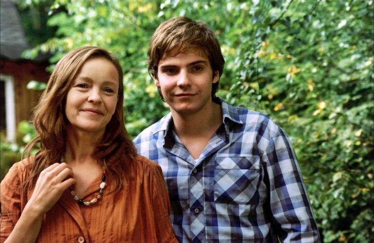 Katrin Sass y Daniel Brühl en Good Bye, Lenin!. Katrin Sass y Daniel Brühl en Good Bye, Lenin!.