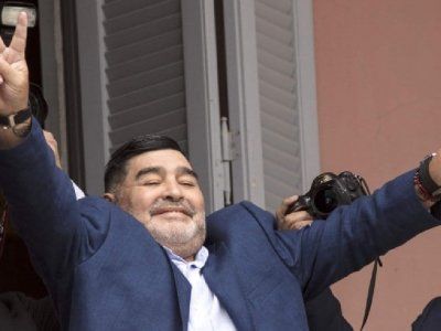 Novo mural gigante celebra o 'guerreiro' Maradona em Buenos Aires