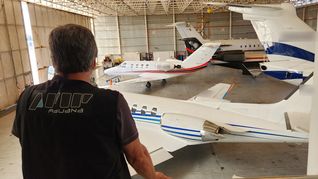 Allanamientos sobre 32 aeronaves importadas.
