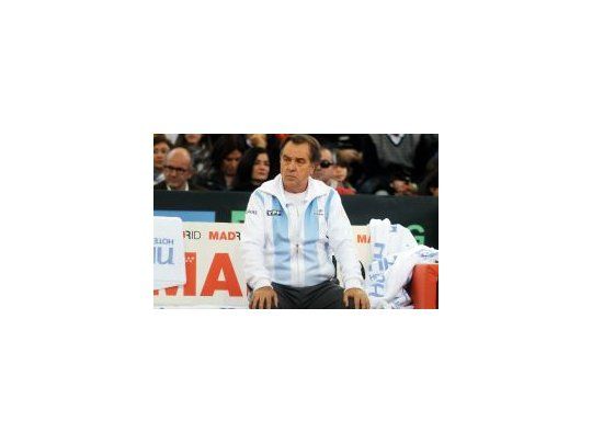 Sentado espera. Modesto Vázquez aguarda por la confirmación de la AAT sobre su continuidad al mando del equipo argentino.