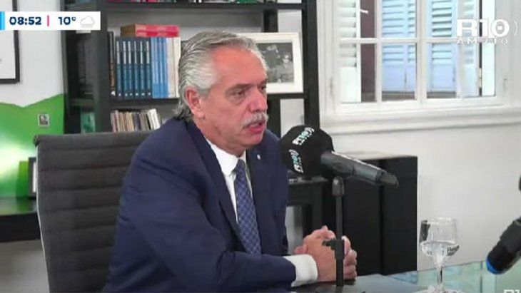 ALBERTO FERNADEZ RADIO 10.jpg