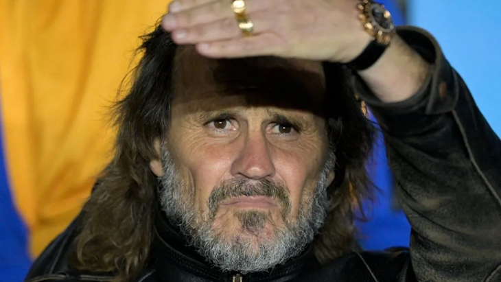 Insúa was fired three months after the new leadership renewed his contract until June 2025. Insúa was fired three months after the new leadership renewed his contract until June 2025.