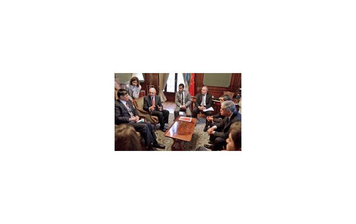 Funcionarios locales recibieron en el Palacio San Martín al vicepresidente de la Comisión Nacional de Desarrollo y Reforma de la República Popular China, Zhang Xiaoquinag.