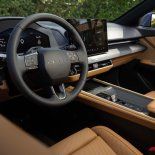 Lexus lanzó su nuevo sedan premium