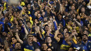 No podrá ir a ver a Boca por una deuda con su exesposa.