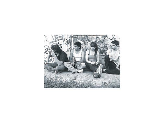 “El mejor de nosotros”, con buena fotografía en blanco y negro, retrata un drama de marginales según la novela de Sergio Olguín.