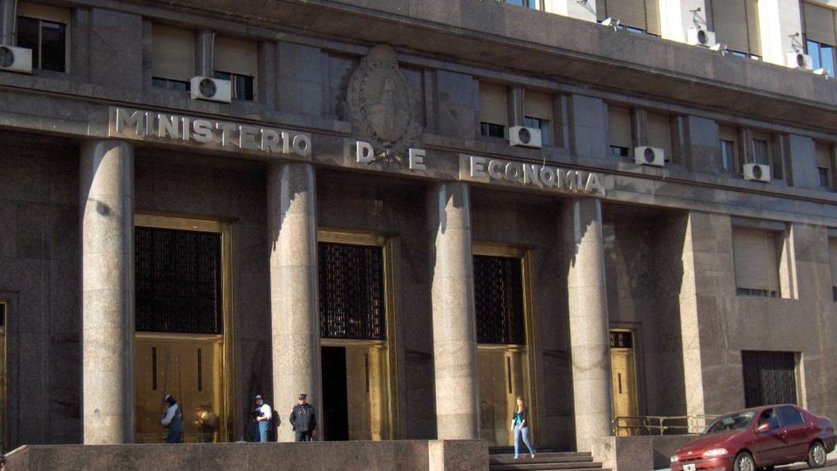 The Government issues new Treasury Bills in dollars to transfer to the BCRA