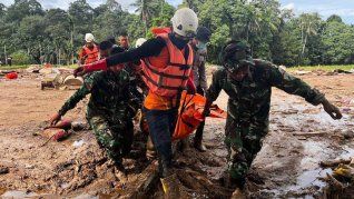 Las inundaciones en Asia ya dejaron más de 1.200 muertos. Las inundaciones en Asia ya dejaron más de 1.200 muertos.