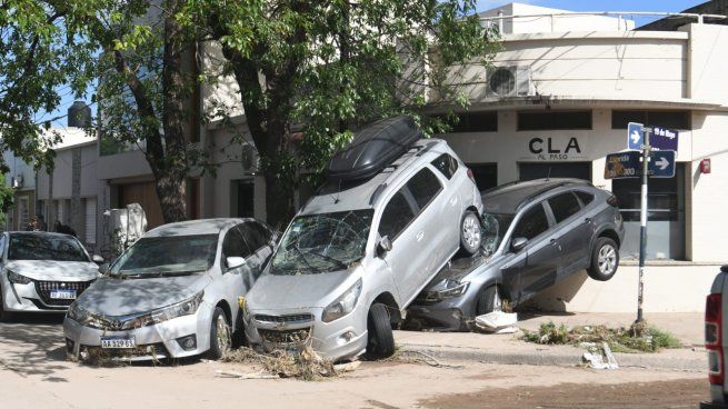 Los vehículos quedaron atrapados en la catástrofe que afectó a Bahía Blanca