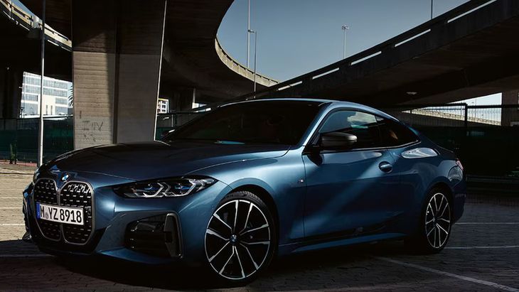 Mastantuono sorprendió a todos al llegar al entrenamiento al volante de un BMW Serie 4 Gran Coupé.