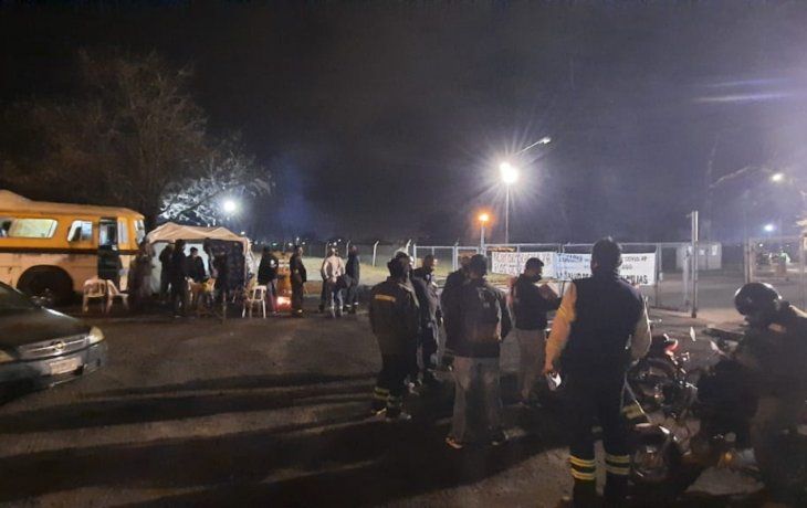 conflicto en tenaris: la justicia no hizo lugar al desalojo y continua el bloqueo de la uom