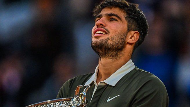 Carlos Alcaraz vuelve a hacer historia en Roland Garros