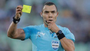Marco Antonio Gato Ortíz, el silbante mexicano que estuvo involucrado en varias polémicas en los últimos tiempos y hasta fue suspendido por Concacaf, dirigirá América vs. Xolos.