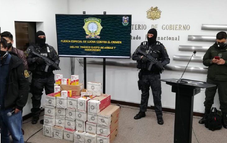 El gobierno de facto de Bolivia decomis&oacute; 126.000 balas que, dice, eran para el MAS.