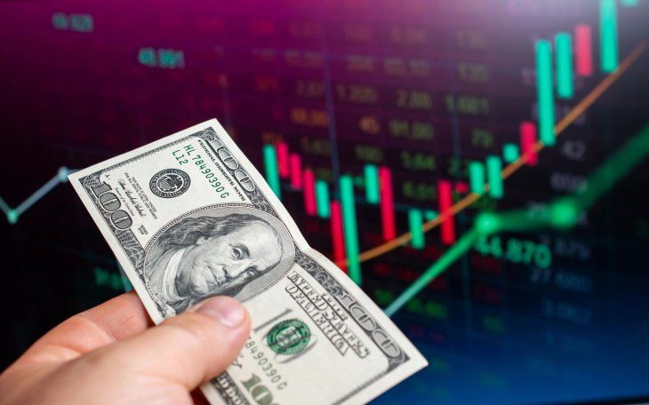 El dólar, el gran enigma para las consultoras