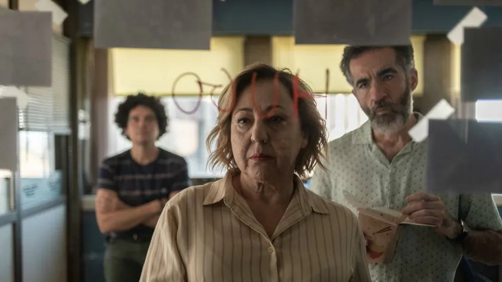 La nueva película de Netflix, con Ivana Baquero y Carmen Machi, reconstruye un crimen real desde tres miradas y sacude al público español.  