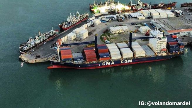Además de sus funciones operativas como terminal portuaria, TC2 también brinda servicios como empresa marítima.