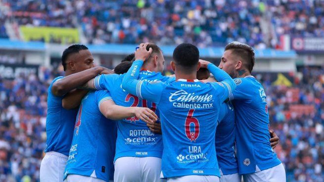 Con un fútbol vertical y agresivo, Cruz Azul goleó a Necaxa 3 a 0 y lidera con comodidad el Apertura 2024.