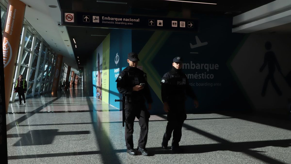 640,000 fewer passengers than in the first half of 2023