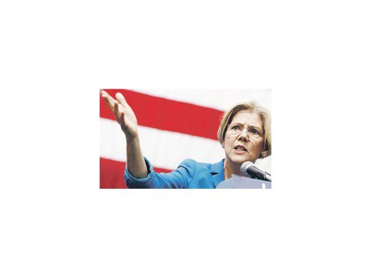 Elizabeth Warren, líder del ala progresista del Partido Demócrata, es seducida por Barack Obama para darle pelea a Hillary Clinton en las primarias que definirán al próximo candidato presidencial. Es conocida como una dura contra los excesos de Wall Street.