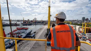 La compañía destacó que la competencia es clave para recuperar la eficiencia y competitividad del puerto, beneficiando a exportadores, importadores y productores. La compañía destacó que la competencia es clave para recuperar la eficiencia y competitividad del puerto, beneficiando a exportadores, importadores y productores.