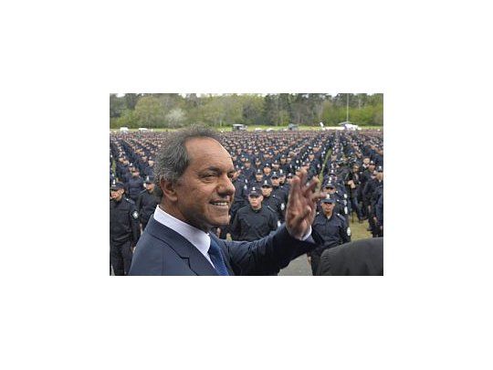 Scioli, en el egreso de 4 mil oficiales de policía.
