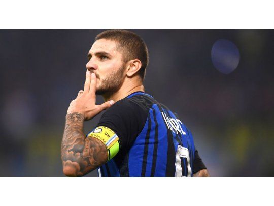 Mauro Icardi marcó tres goles para que Inter venciera a Milan en el clásico.