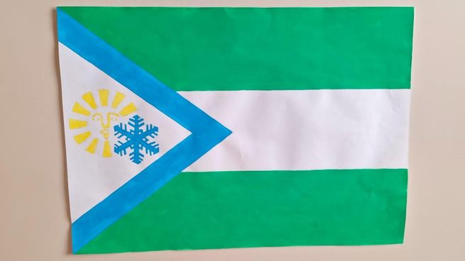 La creación de una bandera municipal es una prerrogativa establecida tanto en la Constitución Nacional como en la rionegrina.