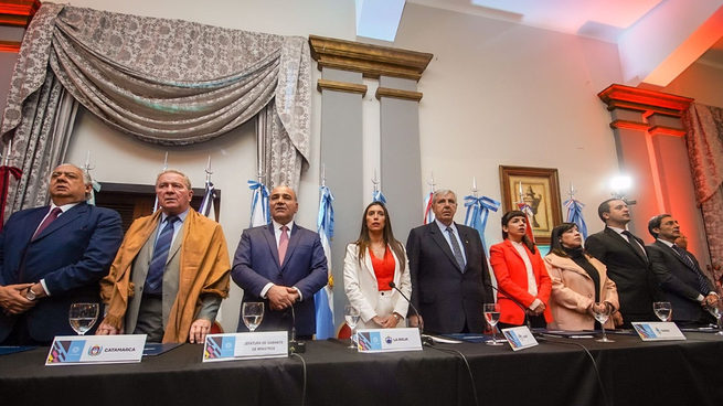 La reunión del Parlamento del Norte Grande en Jujuy contó con la presencia del jefe de Gabinete, el tucumano Juan Manzur.