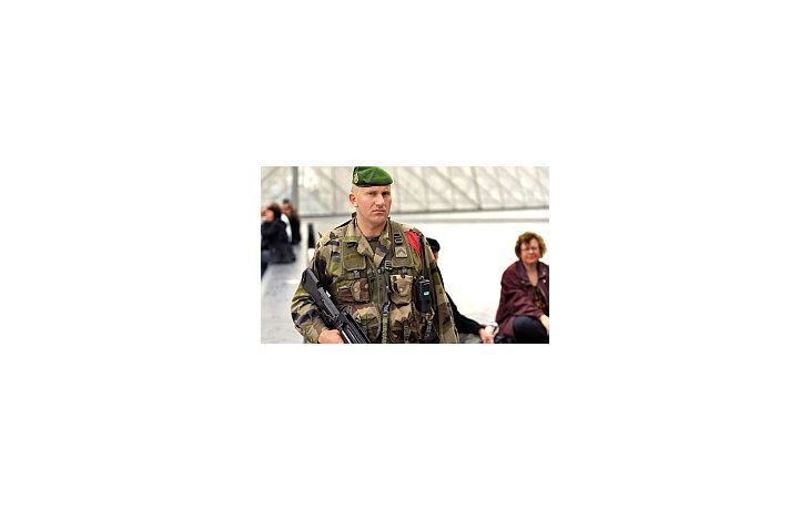 Los operativos se dan en medio de un alerta mundial por la amenaza de atentados en las principales capitales europeas
