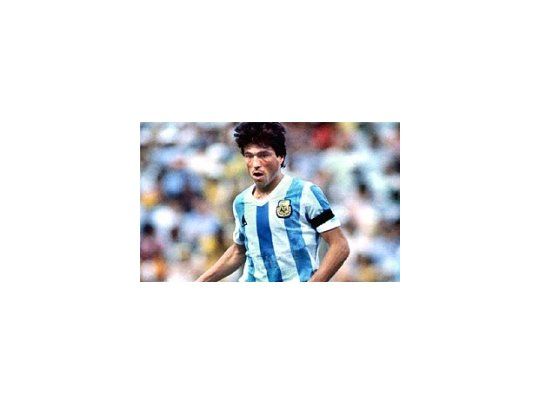 Daniel Passarella es el segundo defensor más goleador de la historia.