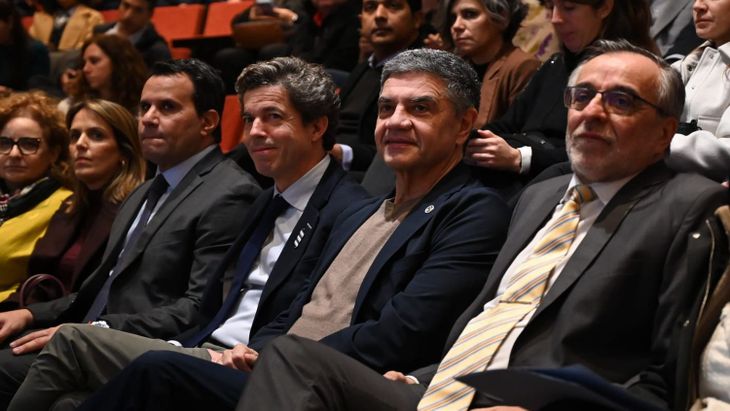 El mandatario porteño participó del acto por la jornada nacional de donación de órganos. A su derecha, el ministro de Movilidad, Pablo Bereciartua. El mandatario porteño participó del acto por la jornada nacional de donación de órganos. A su derecha, el ministro de Movilidad, Pablo Bereciartua.