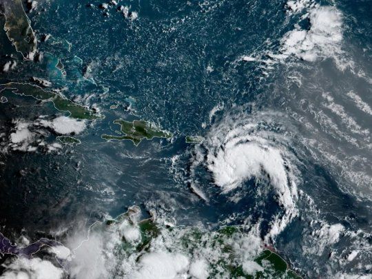 El centro meteorológico anticipa que la tormenta tropical se debilitará a su paso por La Española.