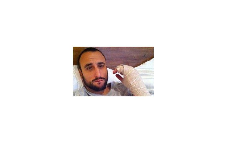 Su cara lo dice todo. Ginóbili mostró en Twitter su desazón por la lesión.