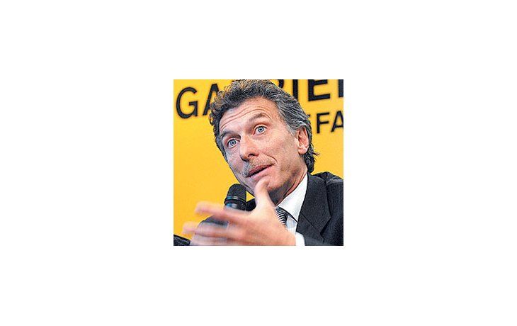 ámbito.com | Mauricio Macri ayer, cuando definió que apoyará a RicardoLópez Murphy. El jefe de Gobierno electo quiere mantenerintacta la coalición PRO en el distrito que gobernaráa partir de diciembre.