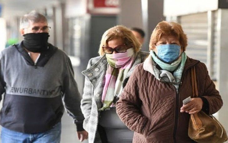 Las personas que deban cobrar su sueldo o jubilación en el día que corresponda conforme el calendario de pago establecido quedan exceptuadas.&nbsp;