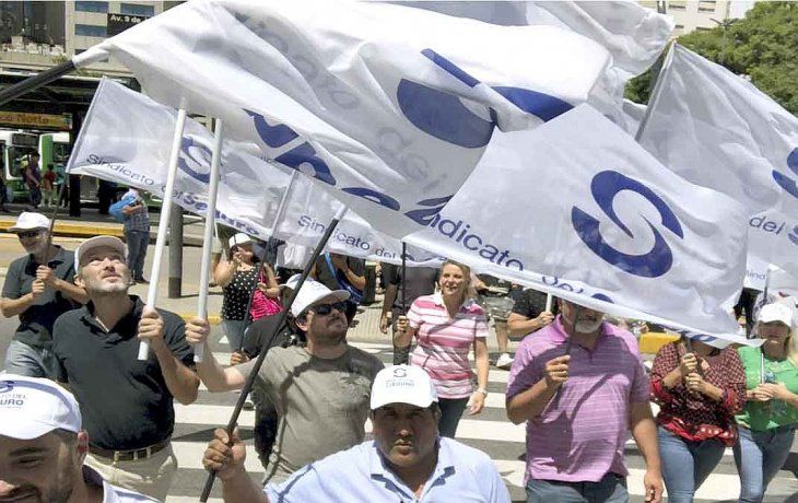 ámbito.com | Empleados del Seguro.jpg