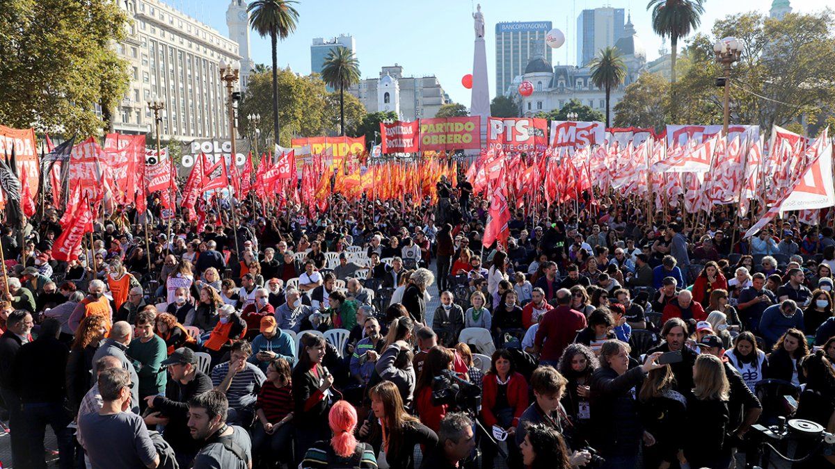 The left called for a new march against the government of Javier Milei for December 20