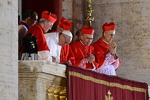 El Papa con los cardenales